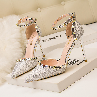 Sexy Slim Stiletto Sandals With Shallow Pointed Hollow Rivets