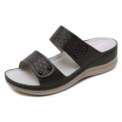 Women's Slippers & Flip-Flops