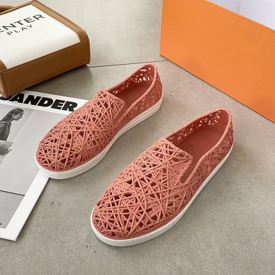 Hollow Hole Shoes Breathable Flat Heel Hollow Mesh Travel Beach Shoes