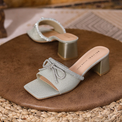 Fashion 2021 New Bow Rhinestone Flip-flop Sandals And Slippers